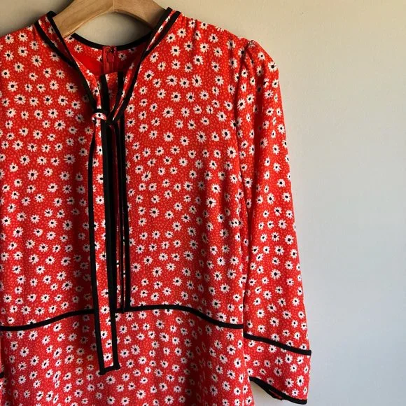 CeCe 🌺 Red Floral Dress with Black Trim - Picture 4 of 8